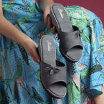 Load image into Gallery viewer, Women's Textured Wedge Heel Slide Sandals with Bow Detail