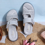 Load image into Gallery viewer, Laser Cut Detailed Wedge Heel