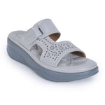 Load image into Gallery viewer, Laser Cut Detailed Wedge Heel