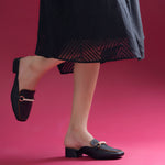 Load image into Gallery viewer, Women's Pearl Chain Mules Ribbed SquareToe Slip On Block Heel Mule Shoes