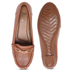 Load image into Gallery viewer, Buckle Detailed Wedge Heeled Moccasin Loafers
