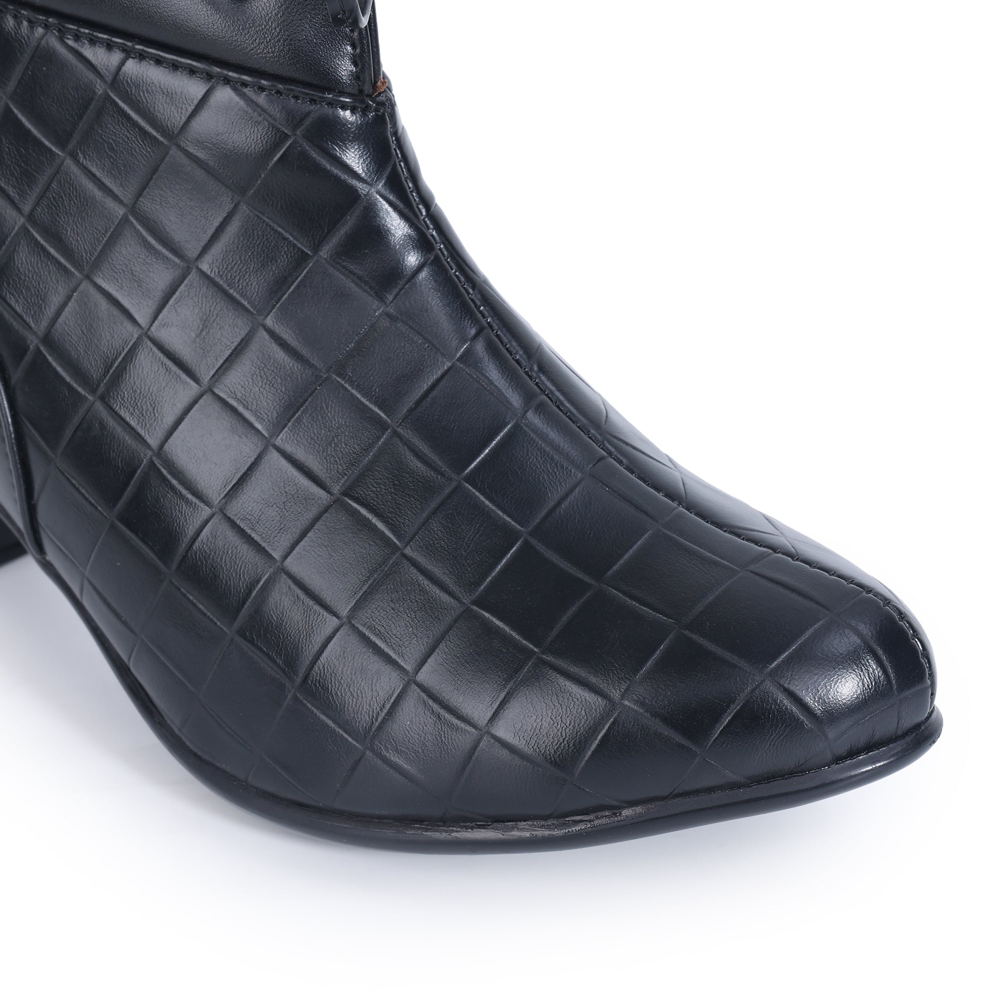 Textured Block Heeled Zipper Closure Boots