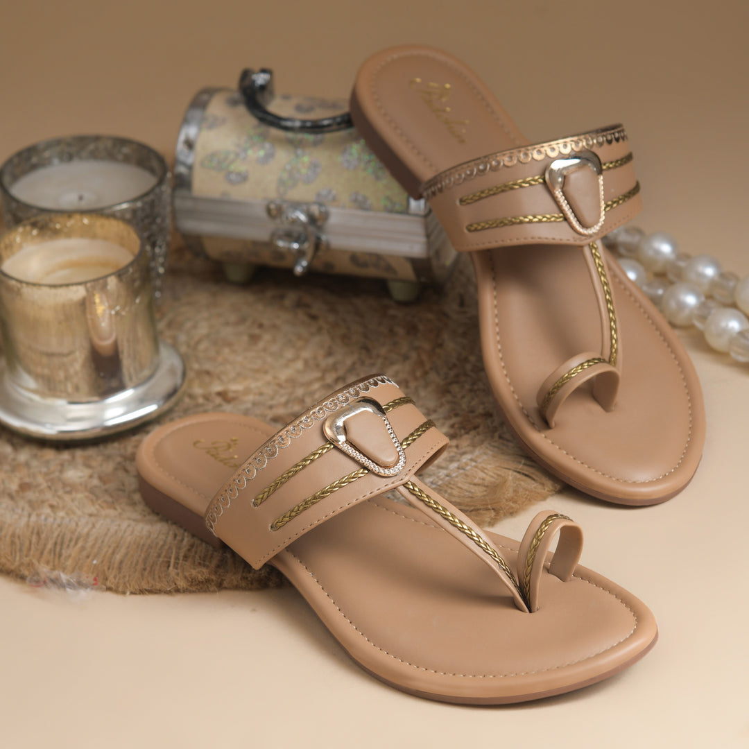 Women's Kolhapuri Style Toe Ring Flats with Metal Details Slippers